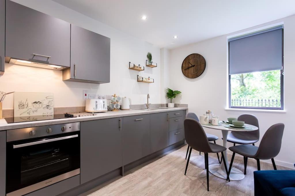 Polly'S Place Apartment Taunton & Free Off Road Parking & Wifi Exteriér fotografie